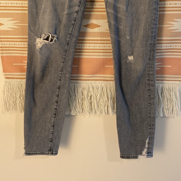 Lucky Brand Mid-Rise Ava Skinny Jean - Picture 4 of 9